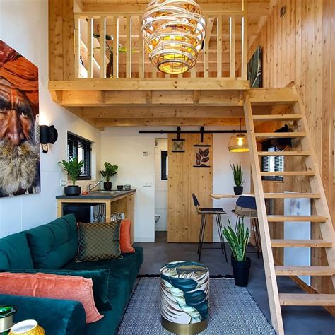 18 Tiny Home Interior Design & Decor Tips | Extra Space Storage | Tiny house interior, Tiny ...