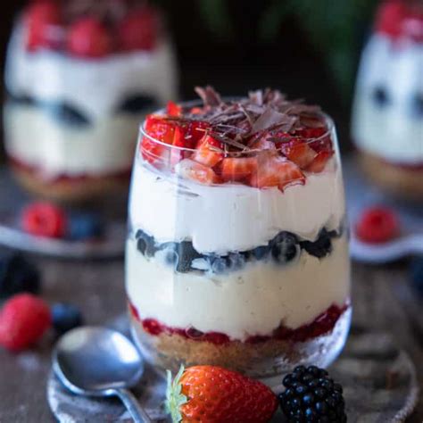 Vegan Trifle Cups with Berries | The Minimalist Vegan