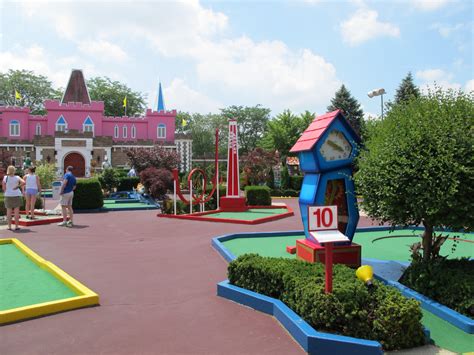 Parkscope: The Hidden Rides and Themed Attractions of...Illinois