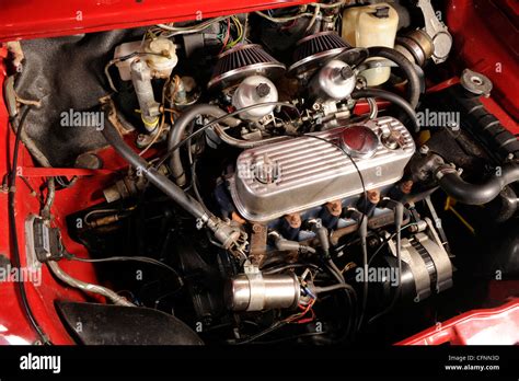 Austin mini engine hi-res stock photography and images - Alamy