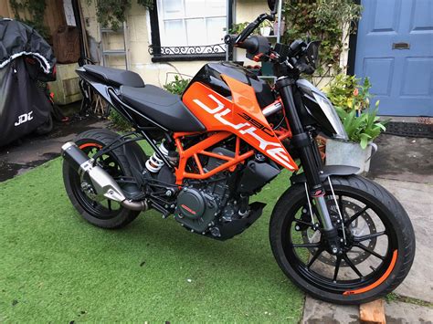 KTM 390 Duke 2017: Black out | GordyHand.co.uk