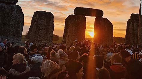 Winter solstice attracts thousands to Stonehenge | CNN Travel