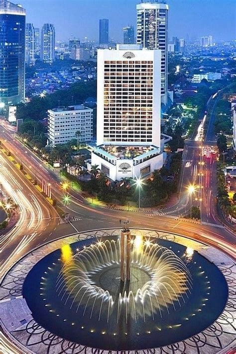 Jakarta Landmarks And Shopping Tour