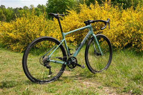 Review: Giant Revolt Advanced Gravel Bike | lupon.gov.ph