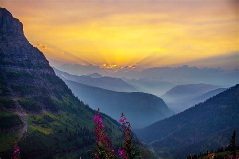 Sunset in Glacier National Park (OC)(1080x1080) : r/EarthPorn