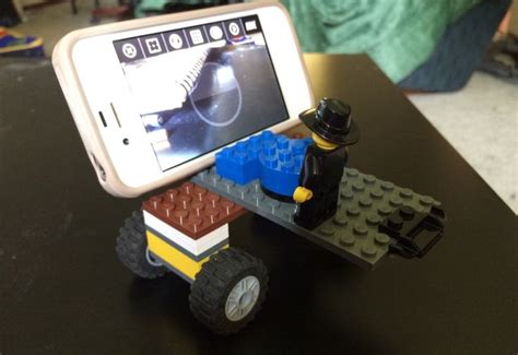 LEGO camera dolly for making stop-motion videos with an iPhone! | Stop motion, Lego camera, Motion