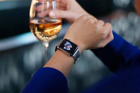 Apple Watch Review: What the Apple Watch Does Best—Make You Look Good - WSJ