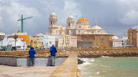 Visit Cadiz: 2021 Travel Guide for Cadiz, Andalusia | Expedia