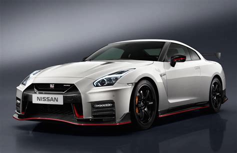 2017 Nissan GT-R Nismo unveiled | PerformanceDrive