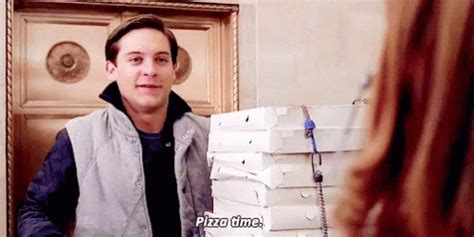 Pizza Peter Parker GIF - Pizza Peter Parker Pizza Time - Discover & Share GIFs