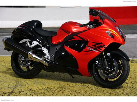 2011 Suzuki Hayabusa GSX-R 1300 - Moto.ZombDrive.COM