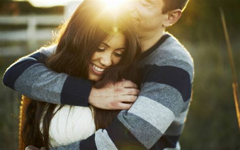 8 Reasons To Give More Hugs - Love Destination