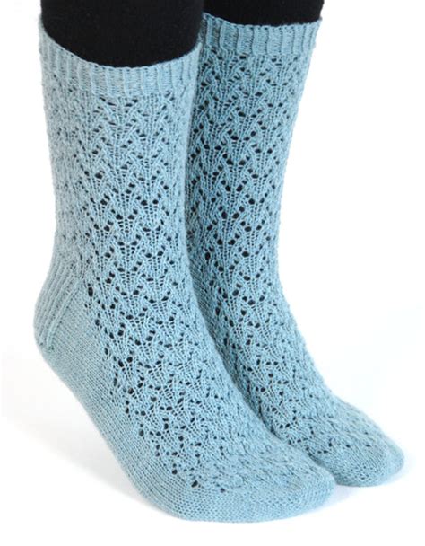 Wintermint Socks :: Knitting Patterns :: talvi knits.