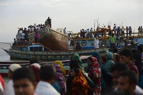 Divers Fail to Find Bangladesh Ferry That Capsized - The New York Times