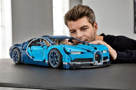 42083 LEGO Technic Bugatti Chiron-31 - The Brothers Brick | The Brothers Brick