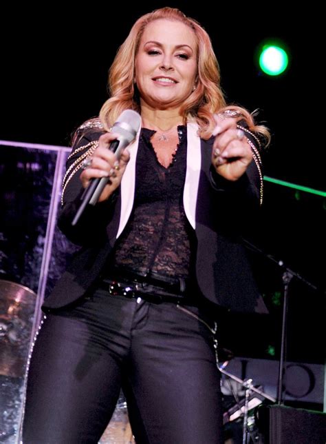 Anastacia Picture 30 - Anastacia Performs Live on Stage