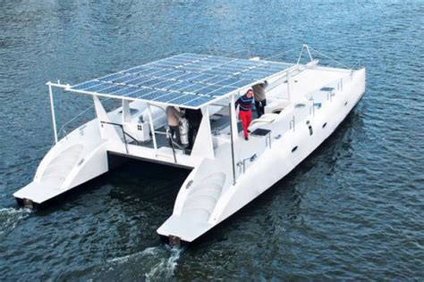 A 100% electric catamaran