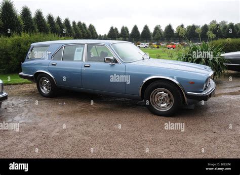 Avon-Jaguar XJ 12 Estate '1981 - palace garden of Schwetzingen/Germany ...