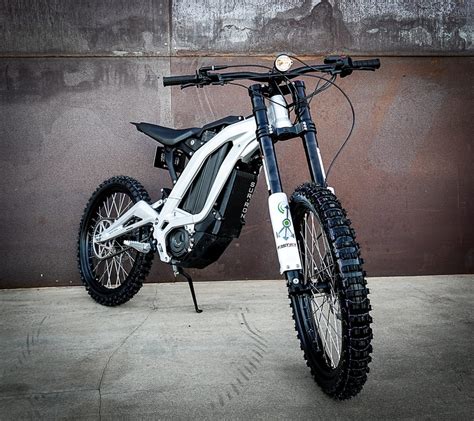 Sur-Ron Light Bee electric trail bike nails the price point | Electric dirt bike, Electric bike ...