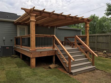 Should you Build a Freestanding or Attached Deck - BrandFuge