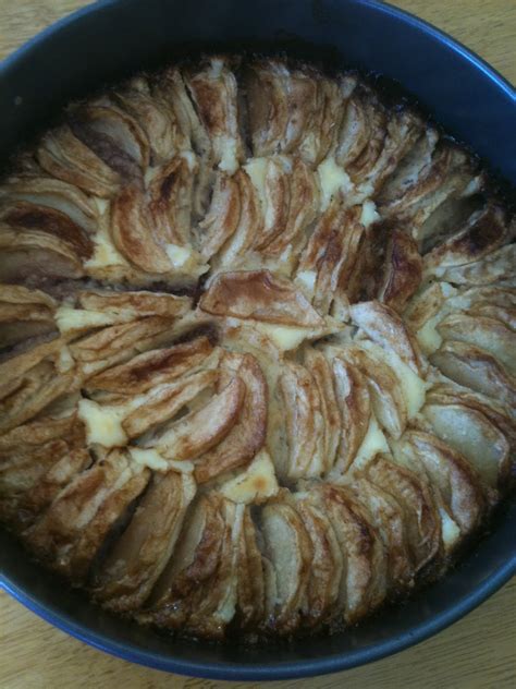 The Baking Bookworm: Bavarian Apple Torte