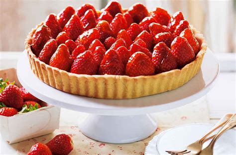 Strawberry Tart Recipe | Tart Recipes | Tesco Real Food