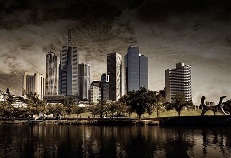 Melbourne Skyline – LEANNE COLE