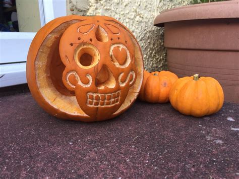 30+ Easy Skull Pumpkin Carving – DECOOMO