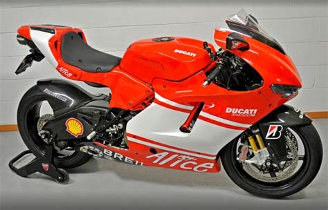 In Italy – 2008 Ducati Desmosedici RR | Bike-urious