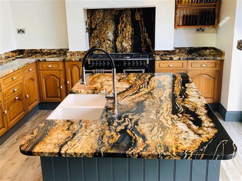 Magma Gold Granite Worktops | Plan de travail en pierre, Décoration intérieure moderne, Cheminée ...