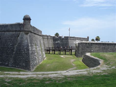 Castillo de San Marcos in St. Augustine, FL Bury, Louvre, Favorite Places, Walls, Lot, History ...