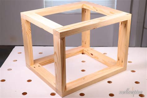 How to build a 2×4 box frame (2023)