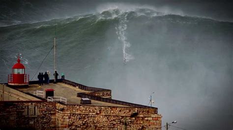 100ft World Record Wave, Garrett McNamara Surfing Nazare, Portugal - YouTube