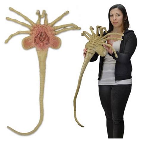 NECA - Alien 1:1 scale Xenomorph Facehugger Alien Creature prop replica #NEC-29429