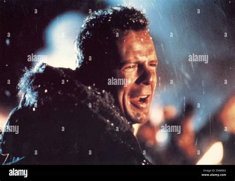 Die hard 2 1990 hi-res stock photography and images - Alamy