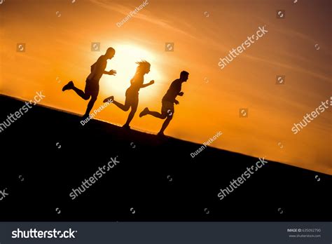 2,209 Group People Running On Beach Silhouette Images, Stock Photos & Vectors | Shutterstock