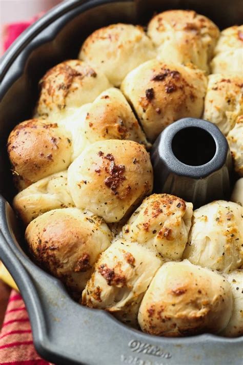 Cheese Stuffed Garlic Pull-Apart Bread - Cookies and Cups