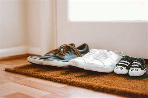 12 Effective Fixes For Smelly Shoes - Anita's Housekeeping