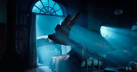 In The New 'BFG' Trailer, Spielberg Shows the BFG's Face