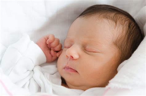 While The World Is Celebrating Breastfeeding Week, Indian Mom Denied To Breastfeed Her Baby Girl ...