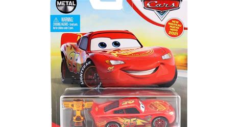 Dan the Pixar Fan: Cars 3: Lightning McQueen with Piston Cup Trophy ...