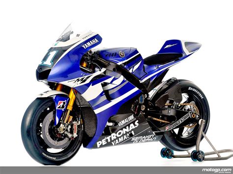 2011 Specs Yamaha YZR-M1 Lorenzo Version - Motorcycle Pictures