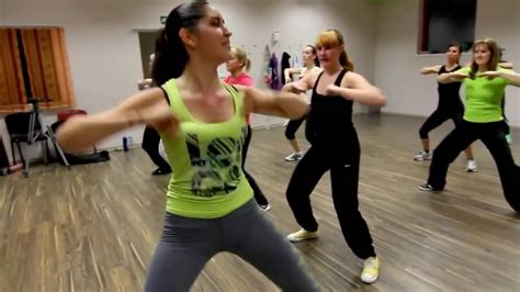 Zumba Dance Workout For Beginners Step By Step - WorkoutWalls