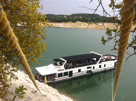 Best Lake Travis Houseboat Rentals