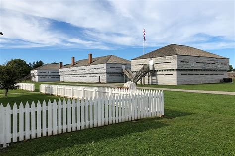 Fort George Niagara Falls - Niagara Falls Attractions