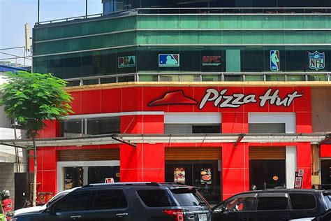 Pizza Hut Located In Bonifacio Global City Taguig Philippines Photo Background And Picture For ...