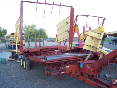 Jim Wilhite's New Holland Bale wagons, buy your Balewagon from Jim