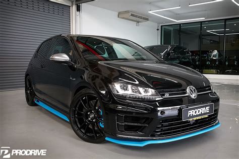 Volkswagen Golf R 7 Black OZ Ultraleggera | Wheel Front