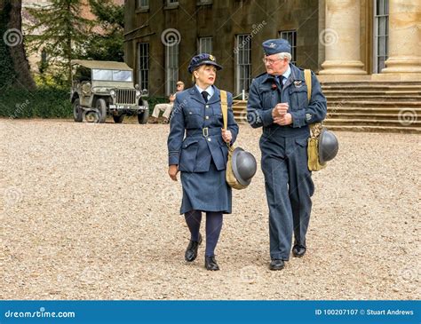 WAAF Officer with RAF Warrant Officer from WW2. Editorial Photography - Image of helmets ...