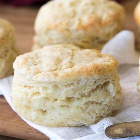 Easy Homemade Biscuits - Sugar Spun Run